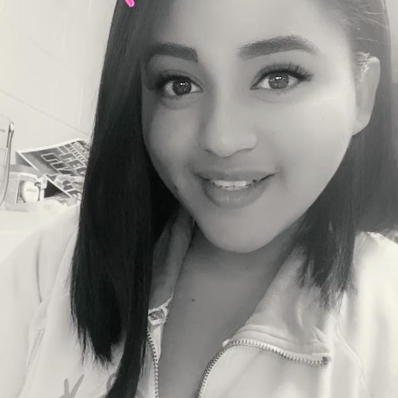 Meet your Posher, Anahy - Picture 1 of 1